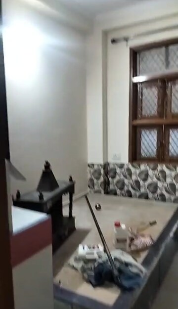Room in 2 BHK Builder Floor at New Ashok Nagar – for Rent