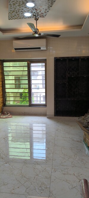 Room in 6 BHK Apartment at Vasant Kunj – for Sale