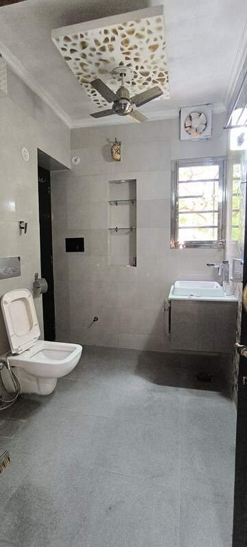 Bathroom in 6 BHK Apartment at Vasant Kunj – for Sale
