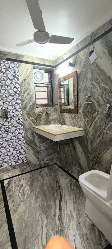 Bathroom in 6 BHK Apartment at Vasant Kunj – for Sale