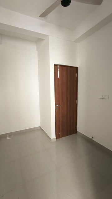 Room in 3 BHK Apartment at Rajapushpa Provincia, Narsingi – for Rent