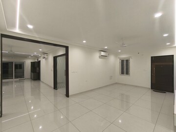 Room in 3 BHK Apartment at Rajapushpa Provincia, Narsingi – for Rent
