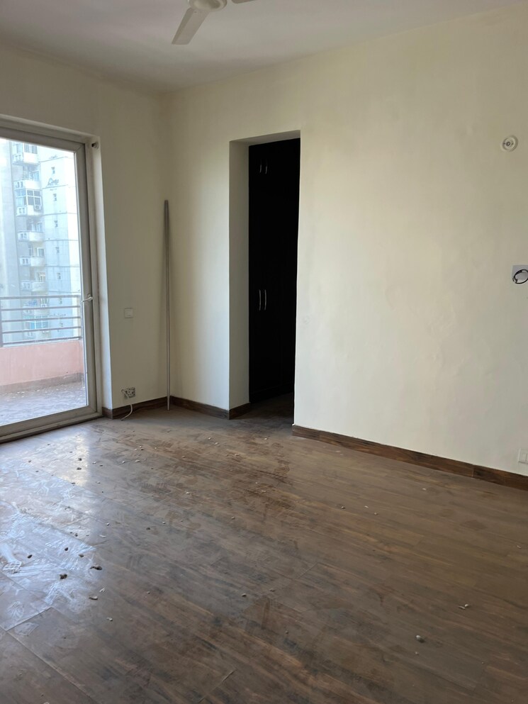 Room, puri-pranayam 3 Bedroom 1857 Sq.Ft. Apartment In Sector 82 Faridabad 9000430