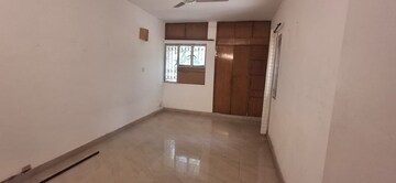 Room in 3 BHK Apartment at Vasant Kunj – for Rent
