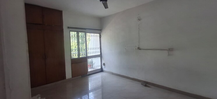 Room, vasant kunj 3 Bedroom 1500 Sq.Ft. Apartment In Vasant Kunj Delhi 9000419
