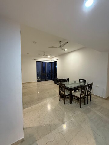 Room in 2 BHK Apartment at Lodha The Park, Worli – for Rent