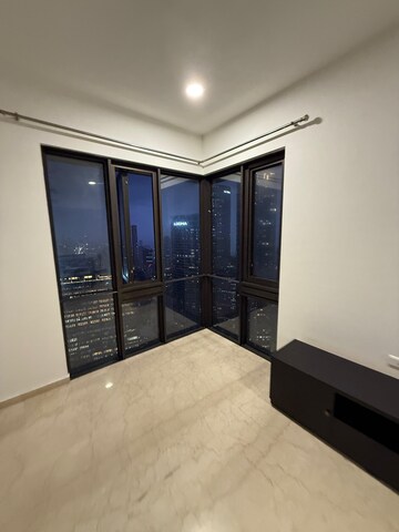 Room in 2 BHK Apartment at Lodha The Park, Worli – for Rent