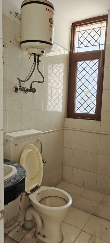 Bathroom in 3 BHK Apartment at Shri Banke Vihari, Sector 56 – for Rent
