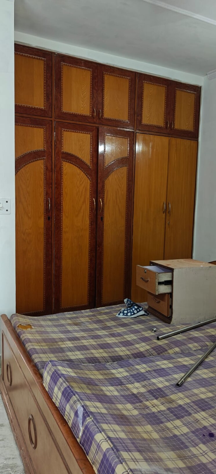 Bedroom, shri-banke-vihari 3 Bedroom 1750 Sq.Ft. Apartment In Sector 56 Gurgaon 9000412