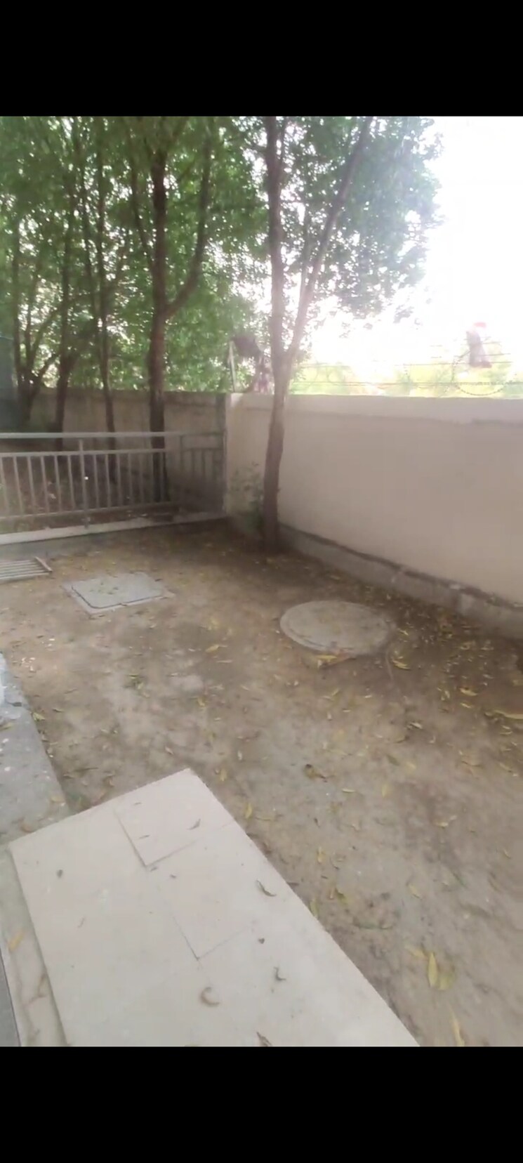 Balcony, lavender-floors 3 Bedroom 265 Sq.Yd. Builder Floor In Sector 89 Faridabad 9000454