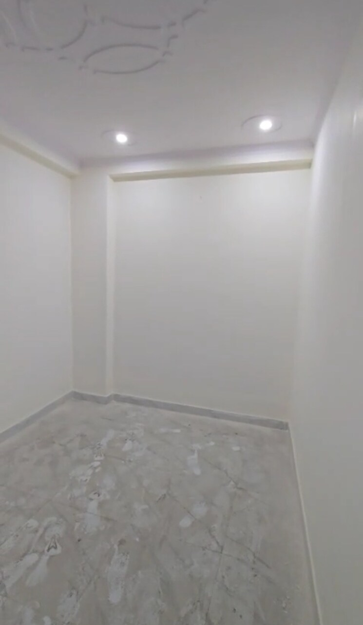 Room, new ashok nagar 2 Bedroom 630 Sq.Ft. Builder Floor In New Ashok Nagar Delhi 9000455