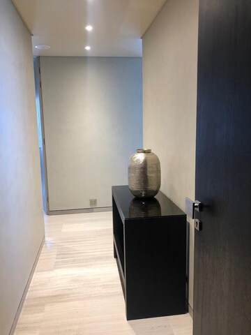 Furnished Amenities in 3 BHK Apartment at Indiabulls Blu, Worli – for Rent