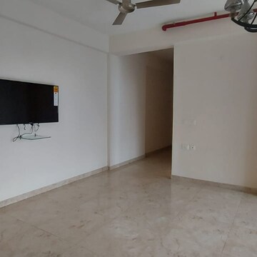 Room in 2 BHK Apartment at Sikka Karnam Greens, Garhi Village – for Sale