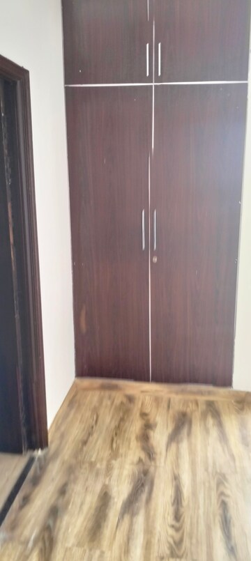 Building Lobby in 3.5 BHK Apartment at Ansal API Celebrity Greens, Ashiyana – for Rent