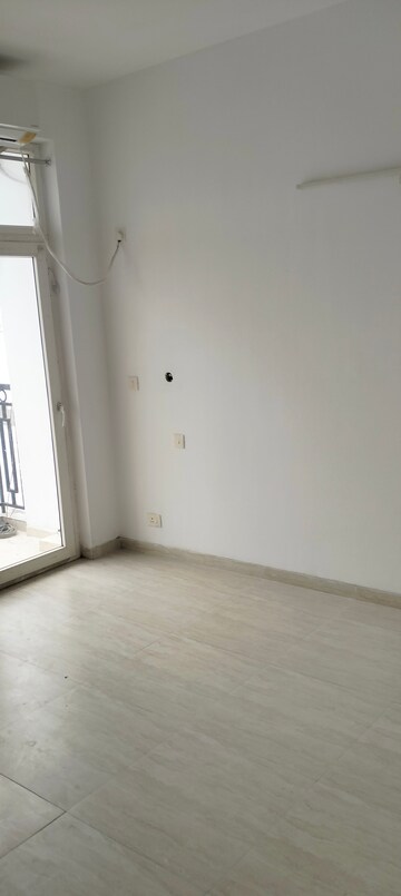 Room in 3.5 BHK Apartment at Ansal API Celebrity Greens, Ashiyana – for Rent