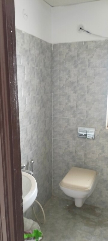 Bathroom in 3.5 BHK Apartment at Ansal API Celebrity Greens, Ashiyana – for Rent