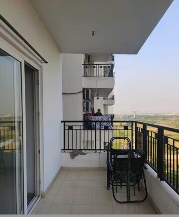 Kitchen in 4 BHK Apartment at Mahagun Maple, Sector 50 – for Rent