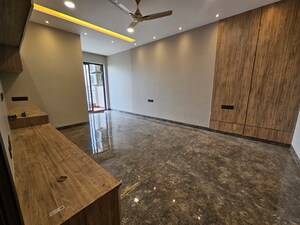 Room in 4 BHK Builder Floor at Sector 84 – for Sale