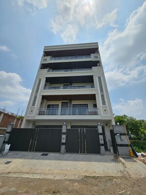 4 BHK Builder Floor For Sale in Sector 84