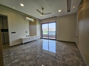 Room in 4 BHK Builder Floor at Sector 84 – for Sale