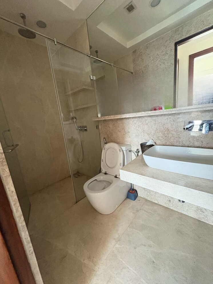 Bathroom, indiabulls-blu 3 Bedroom 1467 Sq.Ft. Apartment In Worli Mumbai 9000646
