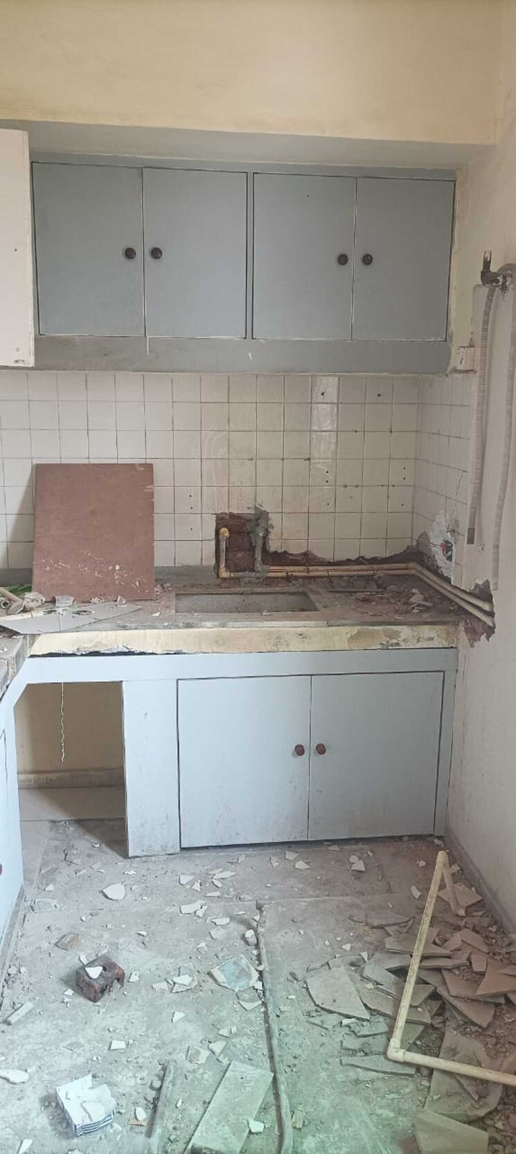 Kitchen, rwa-jalvayu-vihar 3 Bedroom 1550 Sq.Ft. Apartment In Sector 25 Noida 9000630