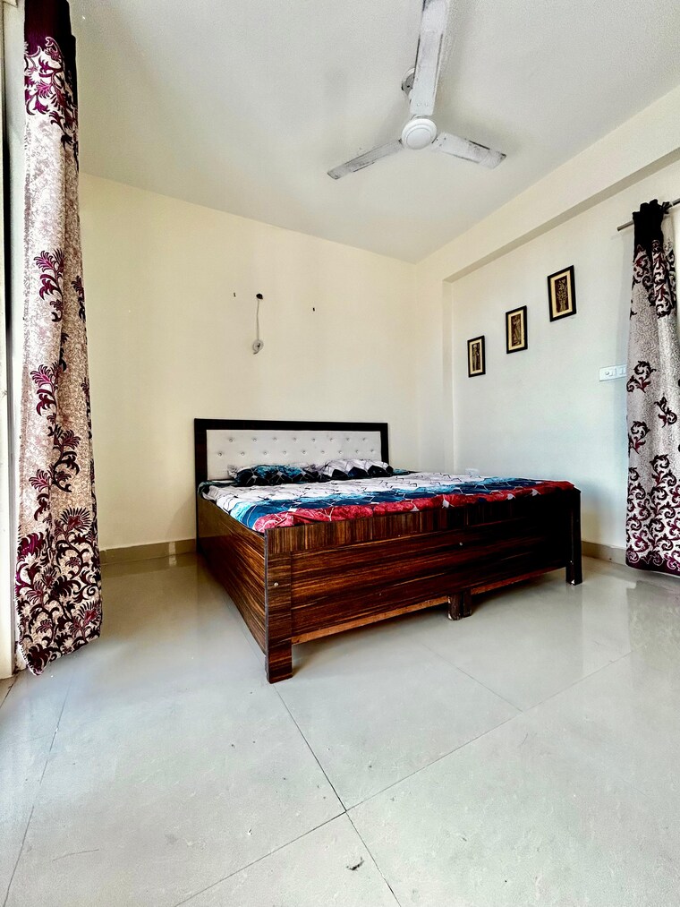 Bedroom, devika-skypers 2.5 Bedroom 1252 Sq.Ft. Apartment In Raj Nagar Extension Ghaziabad 9000671