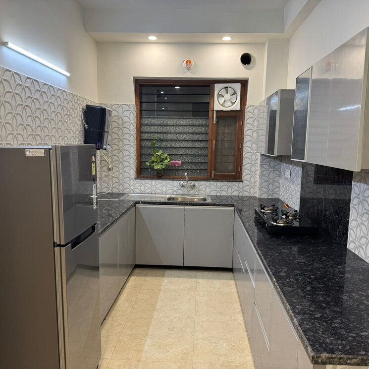 Kitchen, sector 23 3.5 Bedroom 1500 Sq.Ft. Builder Floor In Sector 23 Gurgaon 9000699