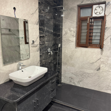 Bathroom in 3.5 BHK Builder Floor at Sector 23 – for Rent