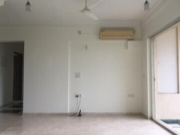 Room in 4 BHK Apartment at Hiranandani Estate Evelina, Ghodbunder Road – for Rent