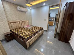 6+ BHK + Pooja Room,Servant Room,Study Room,Extra Room Independent House For Sale in RWA Apartments Sector 122