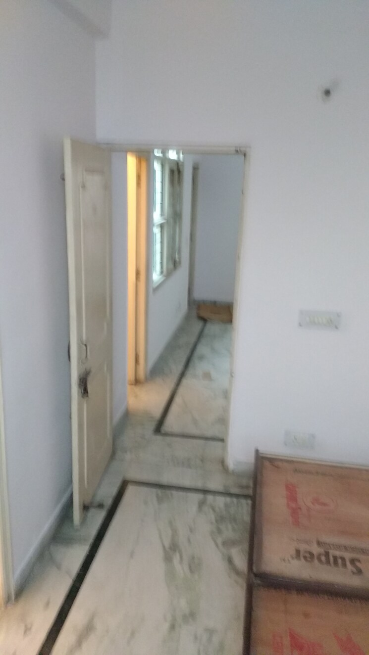 Room, sector 49 2 Bedroom 900 Sq.Ft. Apartment In Sector 49 Noida 9000710