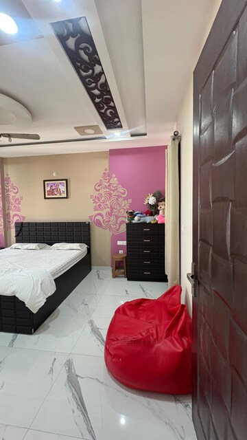 Bedroom in 3.5 BHK Apartment at Rohtas Presidential Arcade, Vibhuti Khand – for Rent