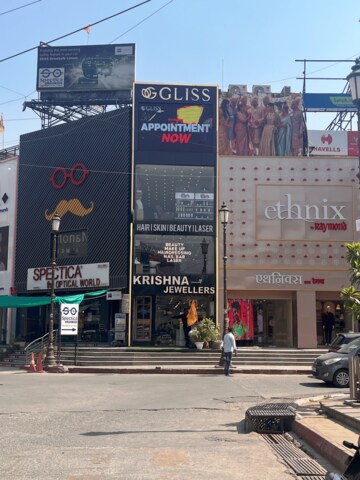  Showroom For Sale in Sector 18