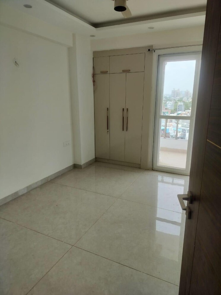 Room, pioneer-park-phase-1 2 Bedroom 1380 Sq.Ft. Apartment In Sector 61 Gurgaon 9000789