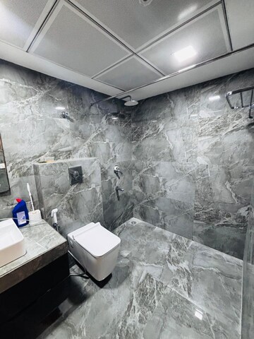 Bathroom in 3.5 BHK Apartment at Shalimar Belvedere Court, Malesemau – for Rent