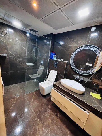 Attached Bathroom in 3.5 BHK Apartment at Shalimar Belvedere Court, Malesemau – for Rent