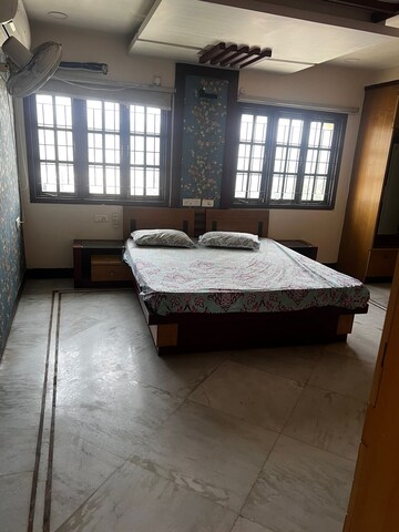 Master Bedroom in 3 BHK Apartment at Saleem Nagar – for Rent