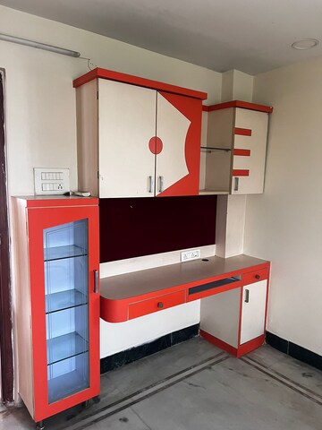 Room in 3 BHK Apartment at Saleem Nagar – for Rent