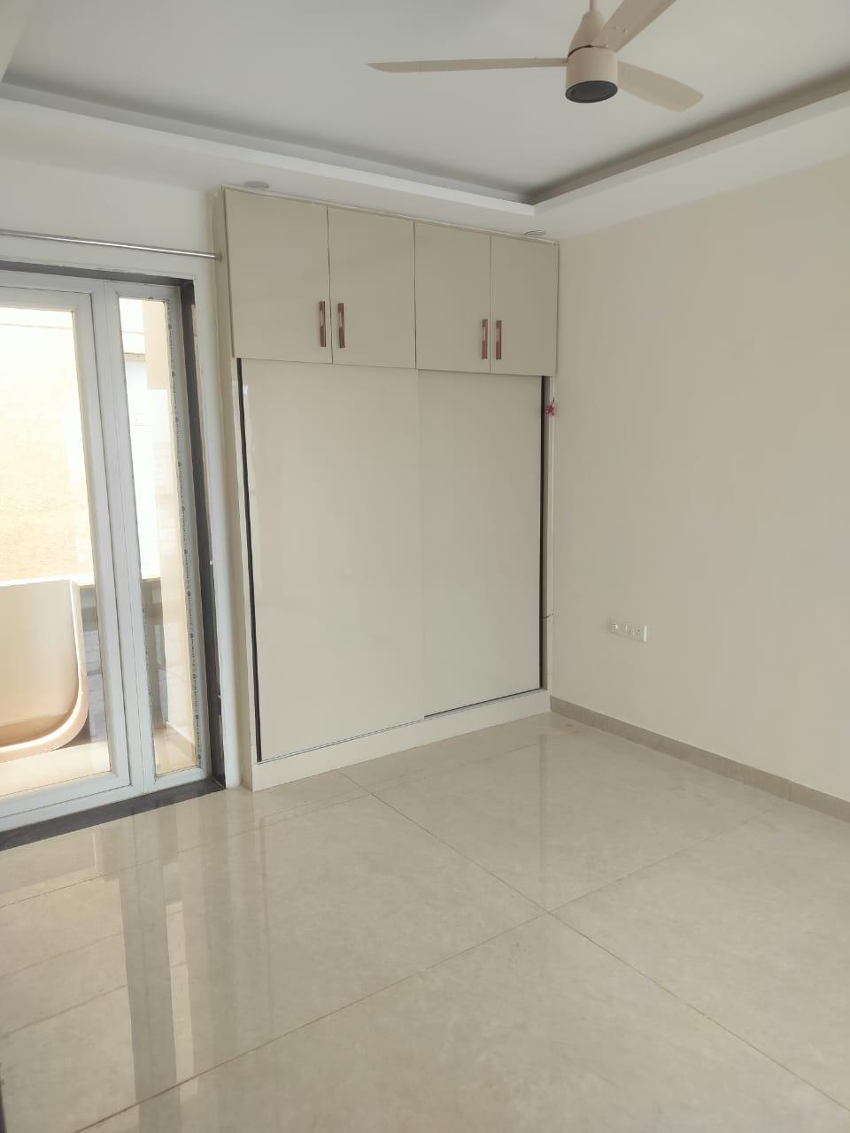 3 BHK + Servant Room Apartment For Rent in AEZ Aloha