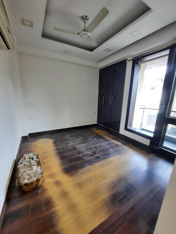 Furnished Amenities in 3 BHK Builder Floor at Shivalik Colony – for Rent