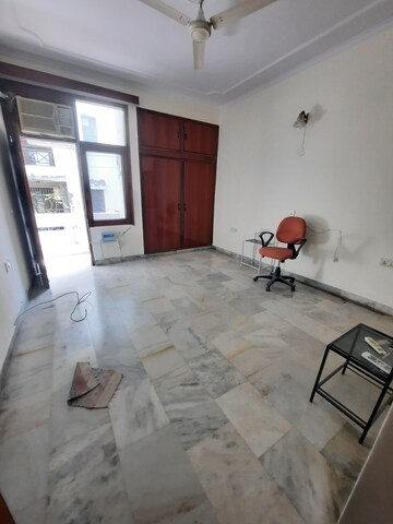 Furnished Amenities in 3 BHK Builder Floor at Boutique Residential Apartments G-88, Saket – for Rent