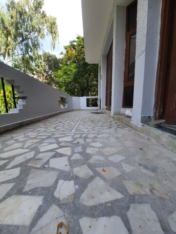 Balcony in 3 BHK Builder Floor at Boutique Residential Apartments G-88, Saket – for Rent