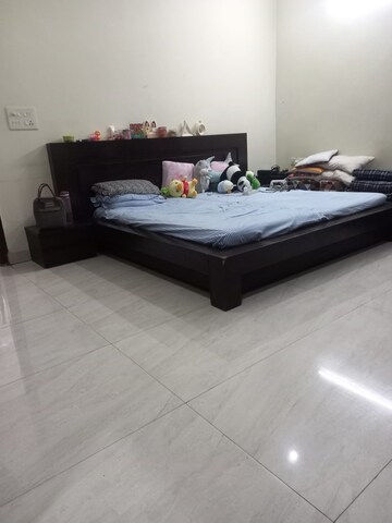 Bedroom in 3 BHK Builder Floor at Ardee Mall, Sector 52 – for Rent