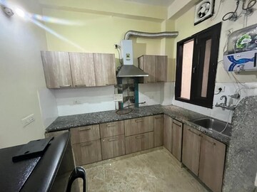 Kitchen in 3 BHK Builder Floor at Ardee Mall, Sector 52 – for Rent