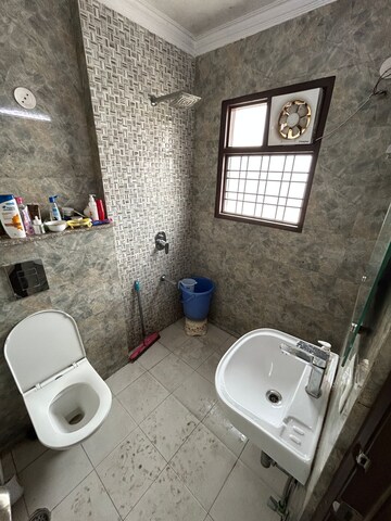Bathroom in 3 BHK Builder Floor at Ardee Mall, Sector 52 – for Rent