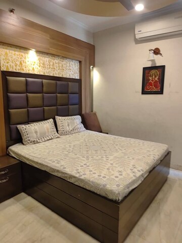 Bedroom in 3 BHK Apartment at Ansal Sushant Estate, Sector 52 – for Rent