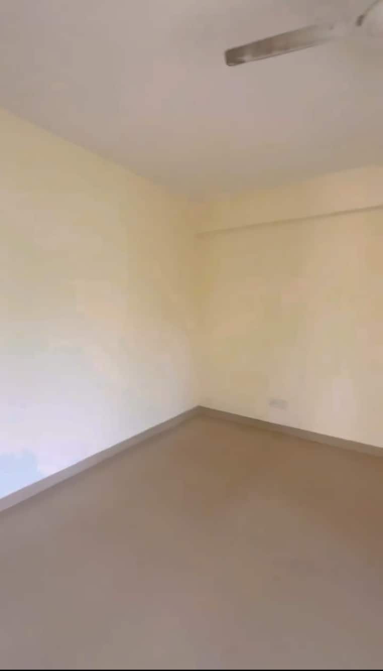 Room, puri-vip-floors 3 Bedroom 300 Sq.Yd. Builder Floor In Sector 81 Faridabad 9000881