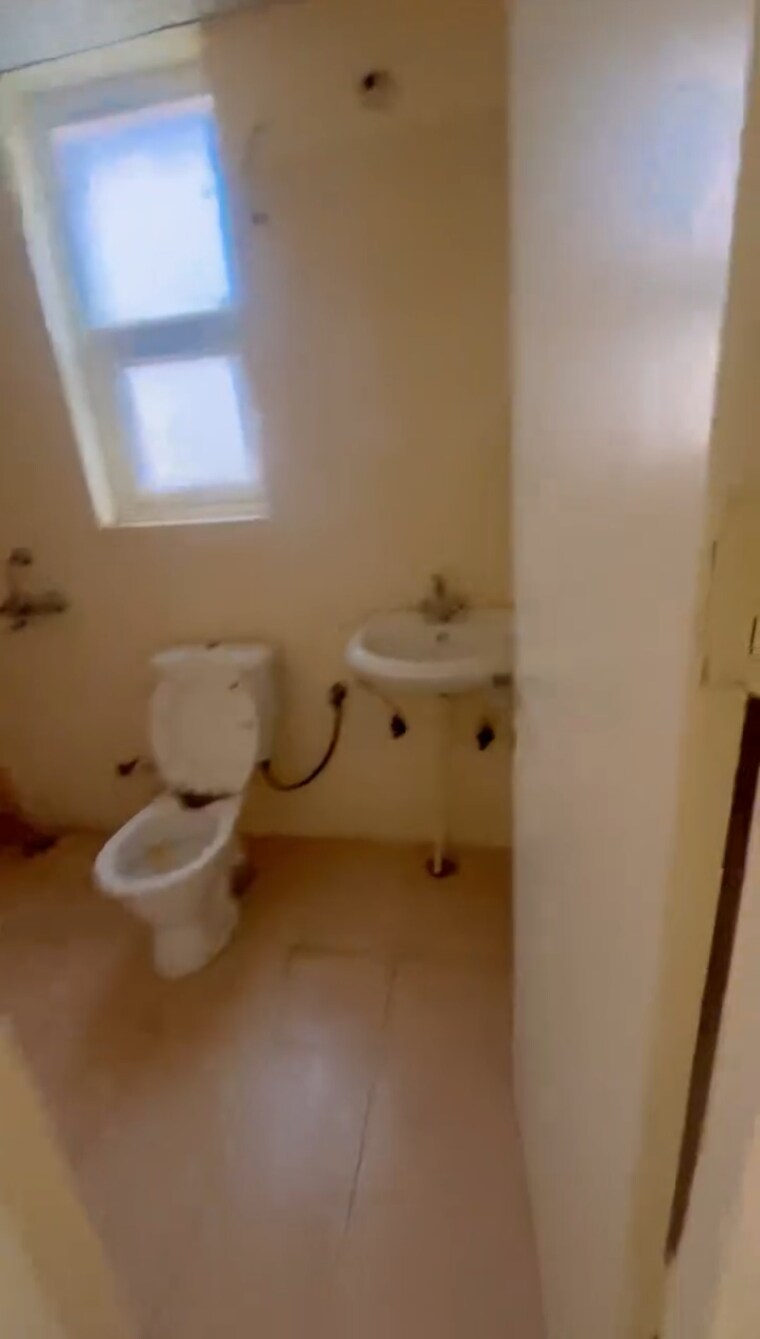 Bathroom, puri-vip-floors 3 Bedroom 300 Sq.Yd. Builder Floor In Sector 81 Faridabad 9000881