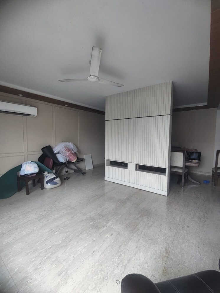  Parking, greater kailash i 4 Bedroom 2700 Sq.Ft. Builder Floor In Greater Kailash I Delhi 9000888